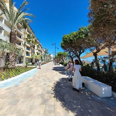 1st Line Of The Beach, La Rada Beach! Ac,wifi,terrace, Private Parking Estepona