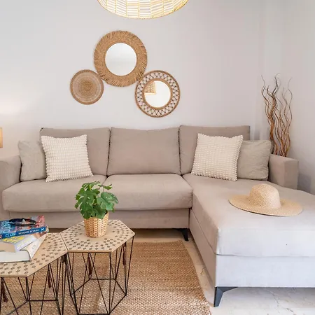 1st Line Of The Beach, La Rada Beach! Ac,wifi,terrace, Private Parking Estepona