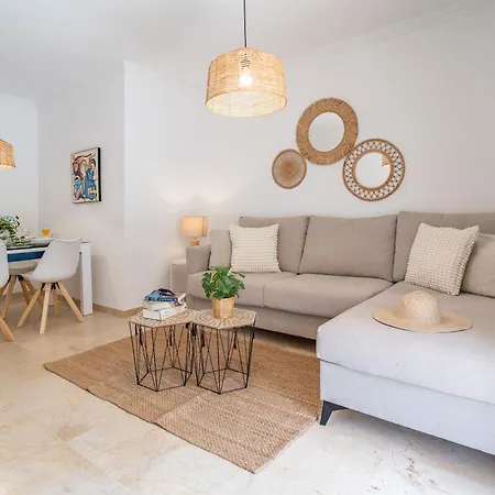 1st Line Of The Beach, La Rada Beach! Ac,wifi,terrace, Private Parking Apartment Estepona